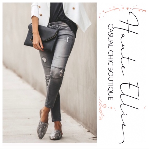 Studded Snake Skin Print Flat Mules - Picture 3 of 7